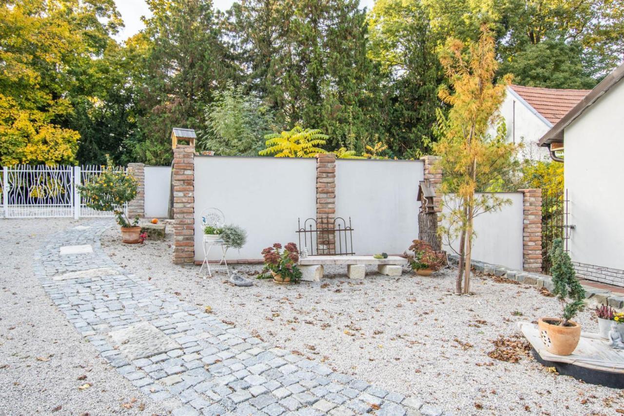 Apartmany Uprostred Zelene Lednice Exterior foto